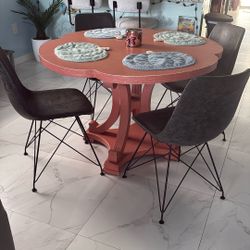 Dining Room Table 