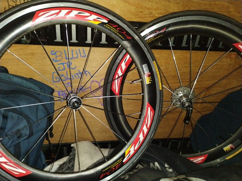 ZIPP RIMS W/TIRES & BAGS