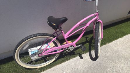 Pink urban firmstrong woman’s beach cruiser