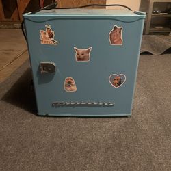 Mini Fridge 