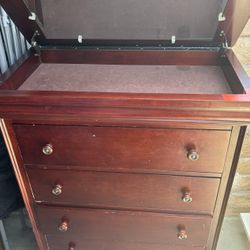 Cherry Wood 5 Drawer Dresser w/ Flip Up Mirror