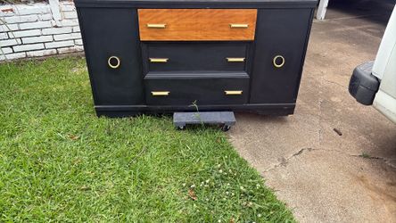Dresser