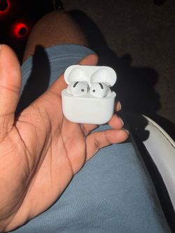 Air pods 4 w/ noise cancellation