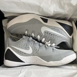Kobe IX Elite Low Em Protro Size 7.5