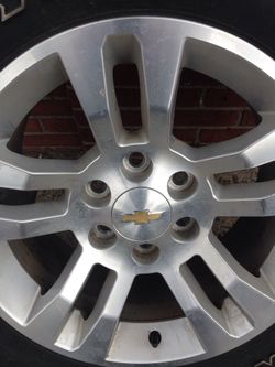 1 Chevy Tahoe 18" wheel used