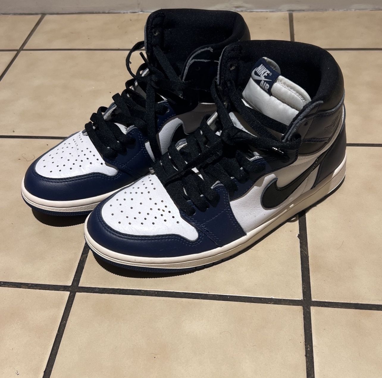 Air Jordan 1 Retro Midnight Navy