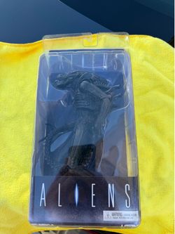 NECA Aliens Series 1 Xenomorph Warrior (Brown Variant)