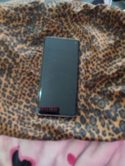 Samsung Galaxy S10 Smartphone