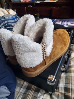 Size 10 slip Ons in great condition