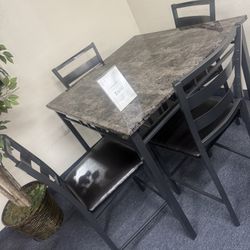 New Table Wht 4 Chairs For $390