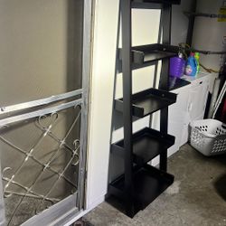 Free  Ladder  Shelf