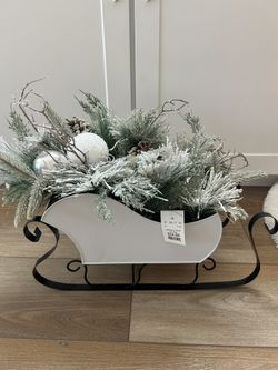 Holiday Sleigh Decor BRAND NEW