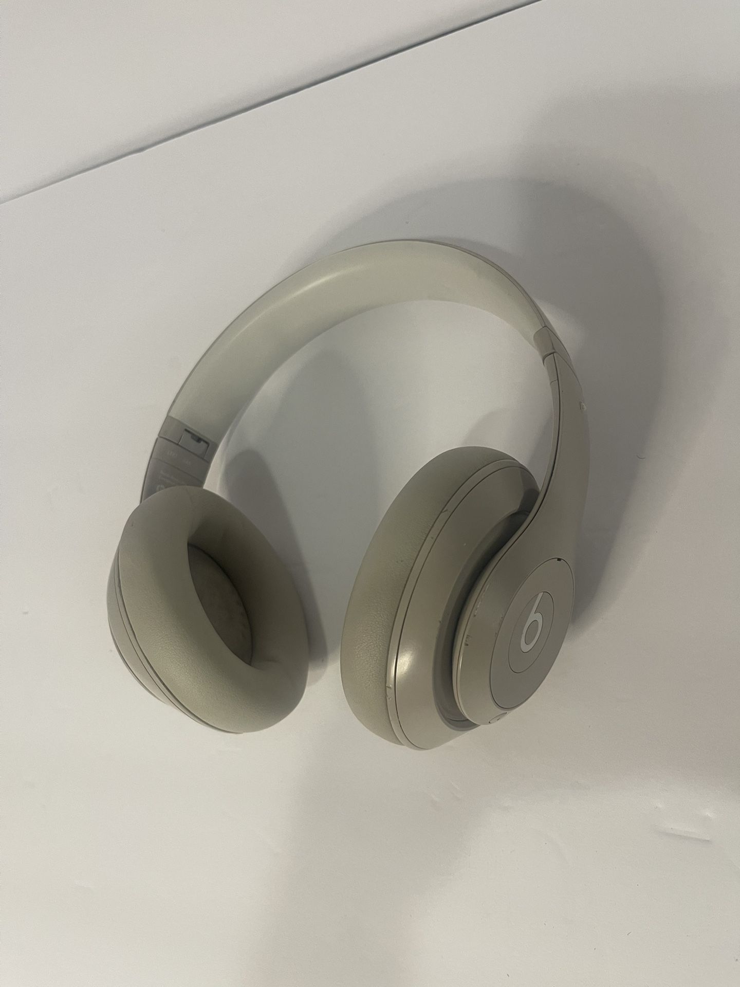 BEATS Dr. Dre Studio Pro A2924 Over Ear Wireless Headphones Sandstone