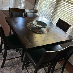 Poker / Dining Table!!! 500$ Solid Wood 