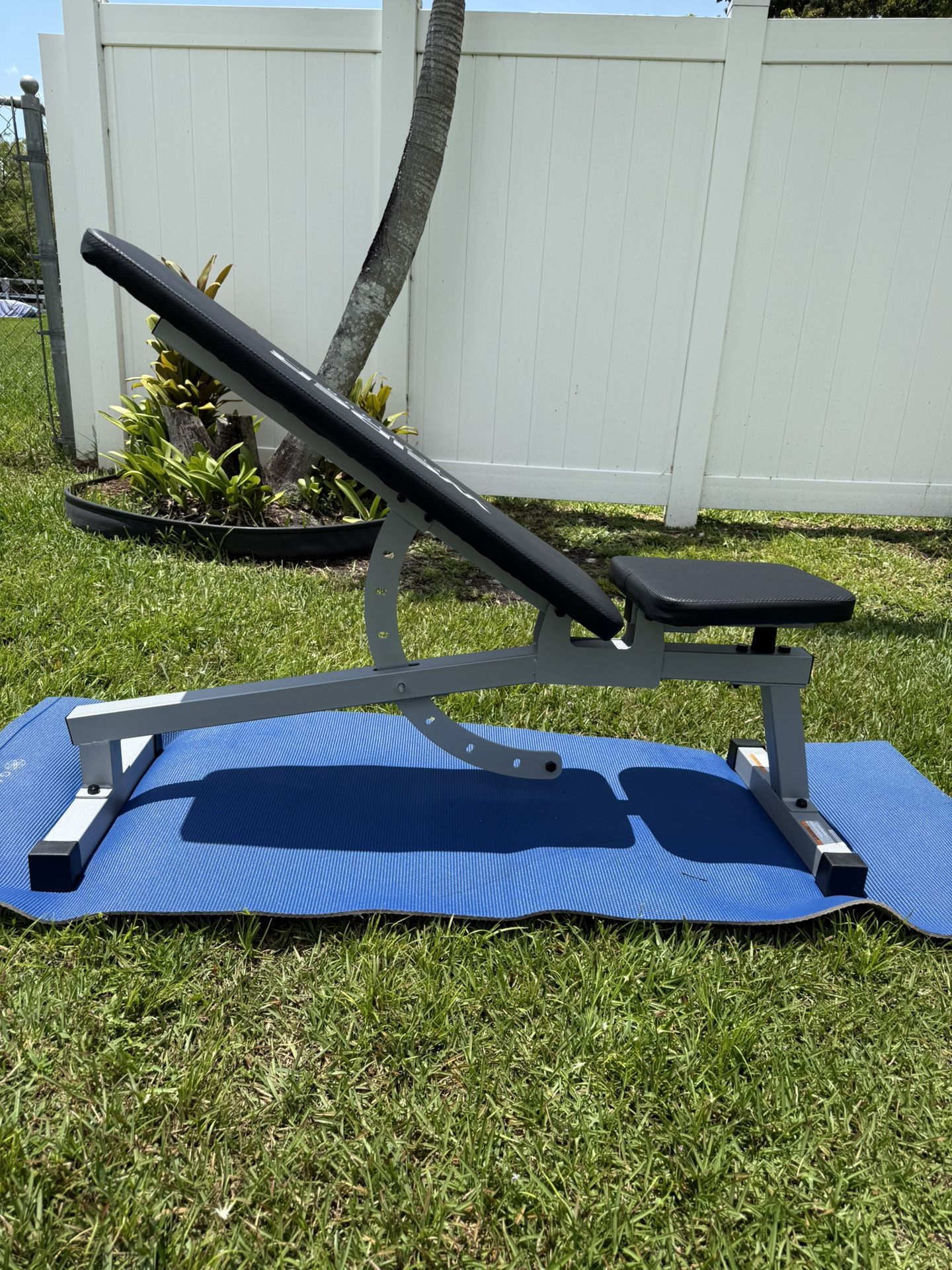 Brand New Fully Adjustable Weight Bench