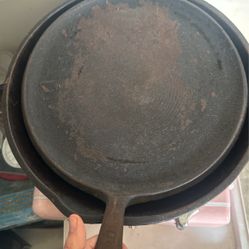 Cast iron skillet