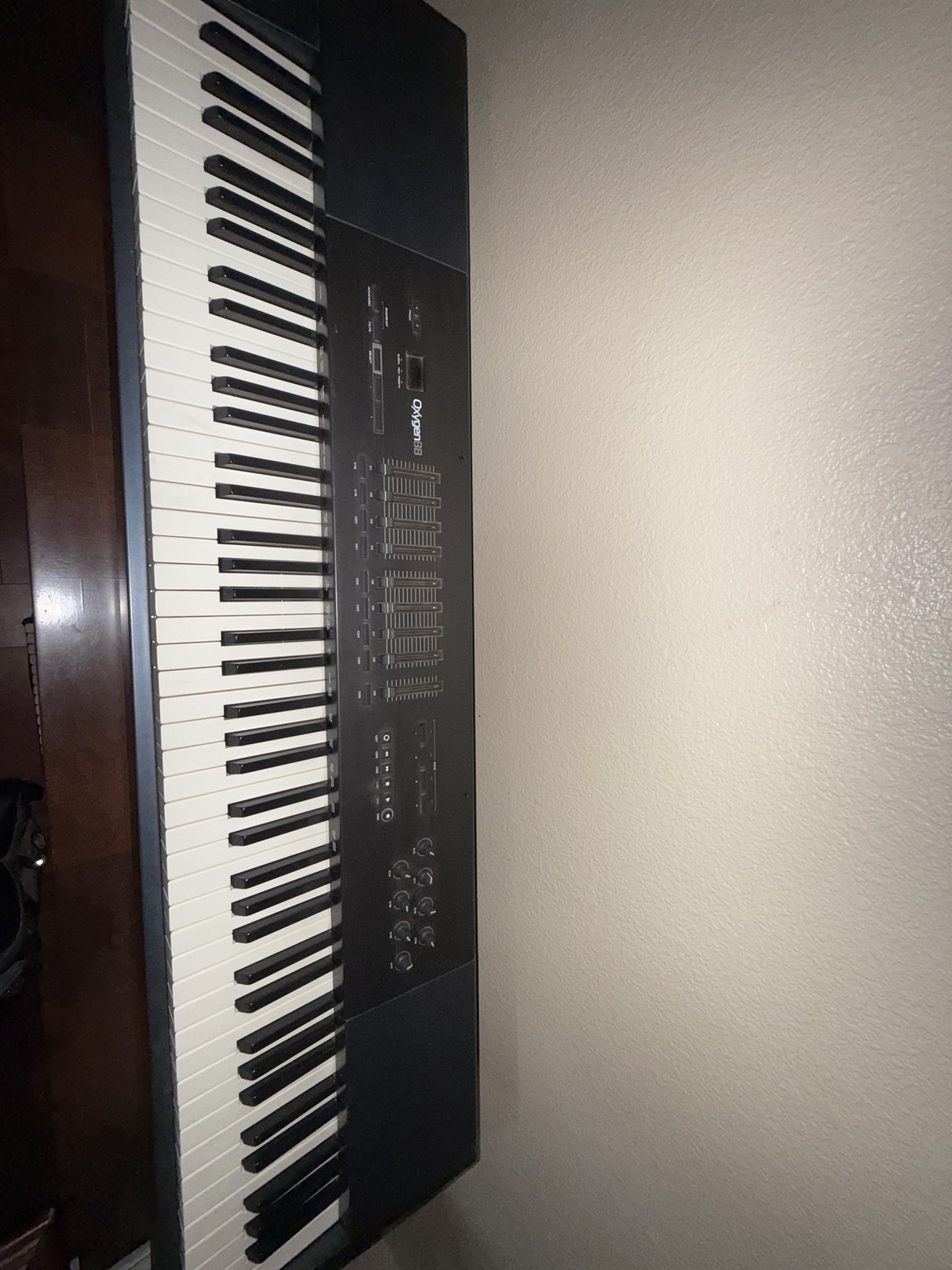Oxygen 88 Piano Keyboard