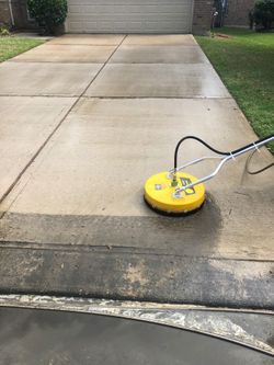 Surface, pressure washer, pressure cleaning