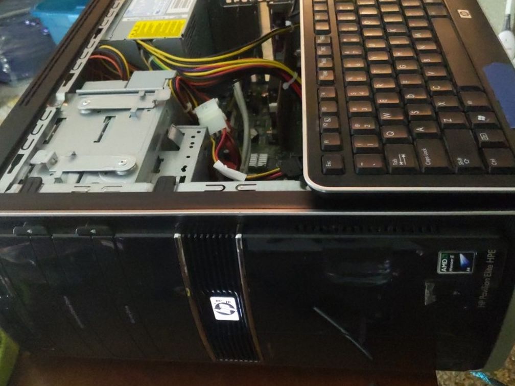 HPE-112y desktop computer with SSD