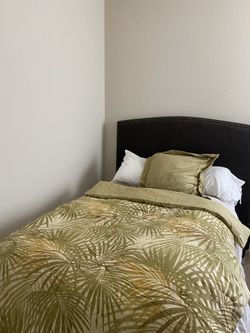 Quality reversible twin tropical comforter w/sham