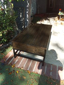 Tv dinner storage coffee table brand nee looking never sat in a storage for its entire life