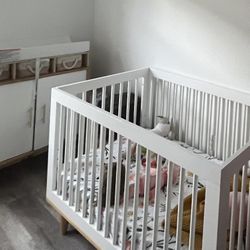 Crib & Changing Table With Storage