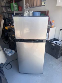 Insignia fridge freezer