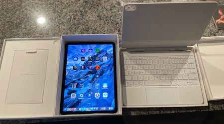 Apple Ipad M3 11 inch cellular & Magic Keyboard