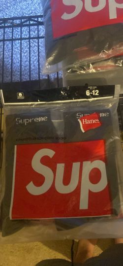 Supreme socks
