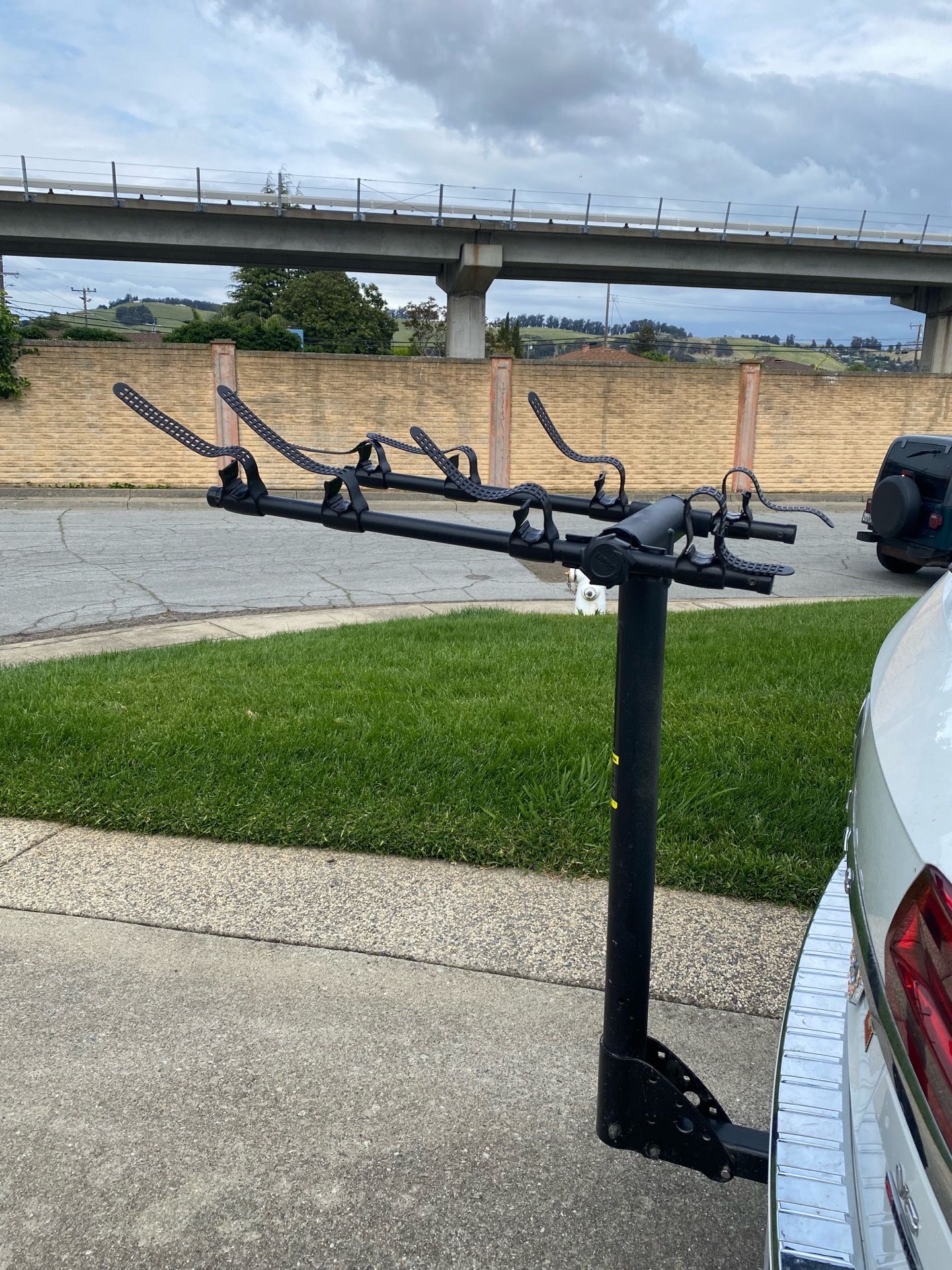 Bicycle Tow Rack
