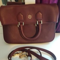 TORY BURCH ROBINSON PEBBLED FOLD-OVER MESSENGER plum LEATHER. 