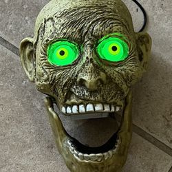Talking Halloween Skull With Sound Sensor 