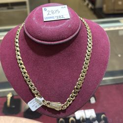 10k necklace ‼️ASK FOR DIANA‼️