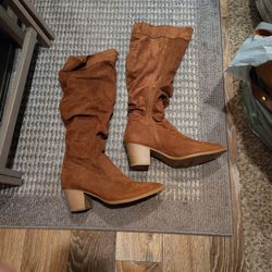 Woman's Leather Boots