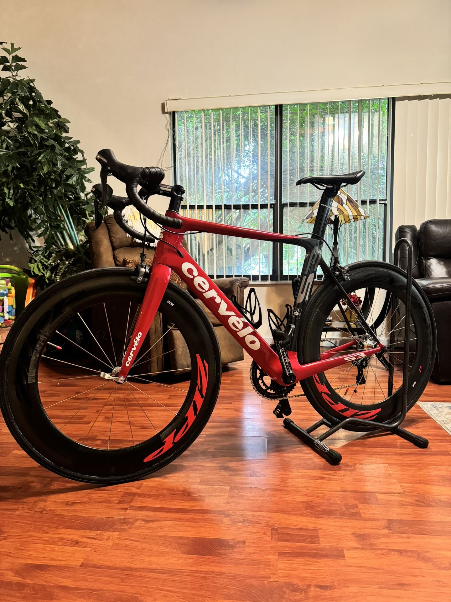 ** CERVELO S3 ROAD BIKE **