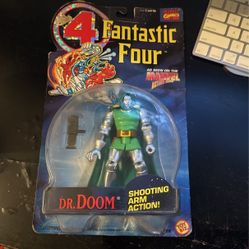 Marvell Fantastic Four Dr. Doom Shooting Arm Action