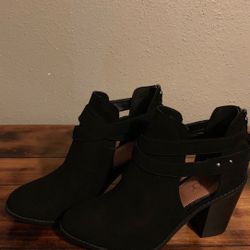 New sugar booties size91/2