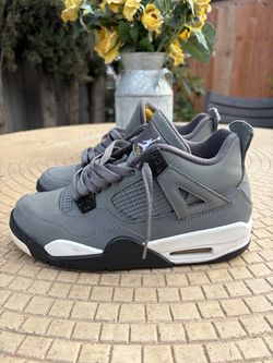 Jordan 4 Cool Gray