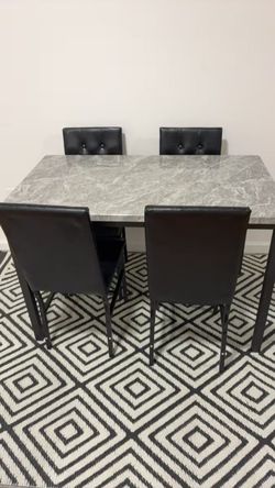 Rectangular Grey Marble Dining Table Set + 4 Chairs - 47" L
*New - Delivery*
