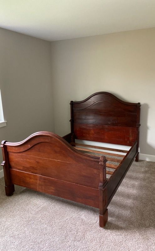 Wood bed frame (full size)