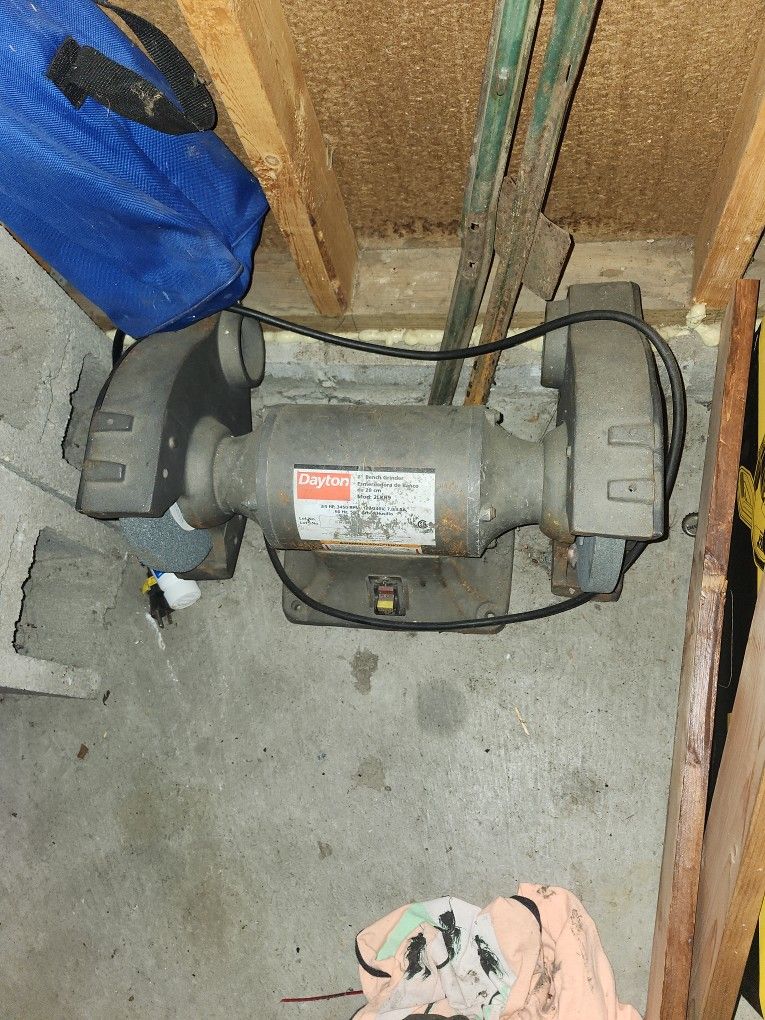 Grinder double wheel