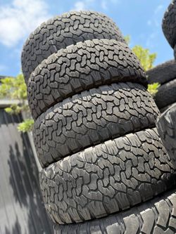 275/65/20 Bfgoodich Ko2 Set de Tires con 70% de vida las 4