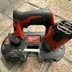 Milwaukee M12 Sub-Compact Band Saw