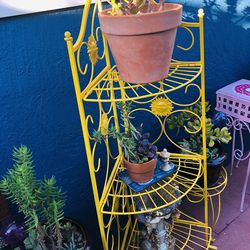 GARDEN PLANT STAND