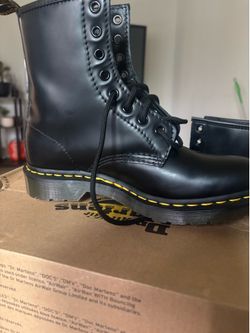 Dr Martens Boots Size 8 women