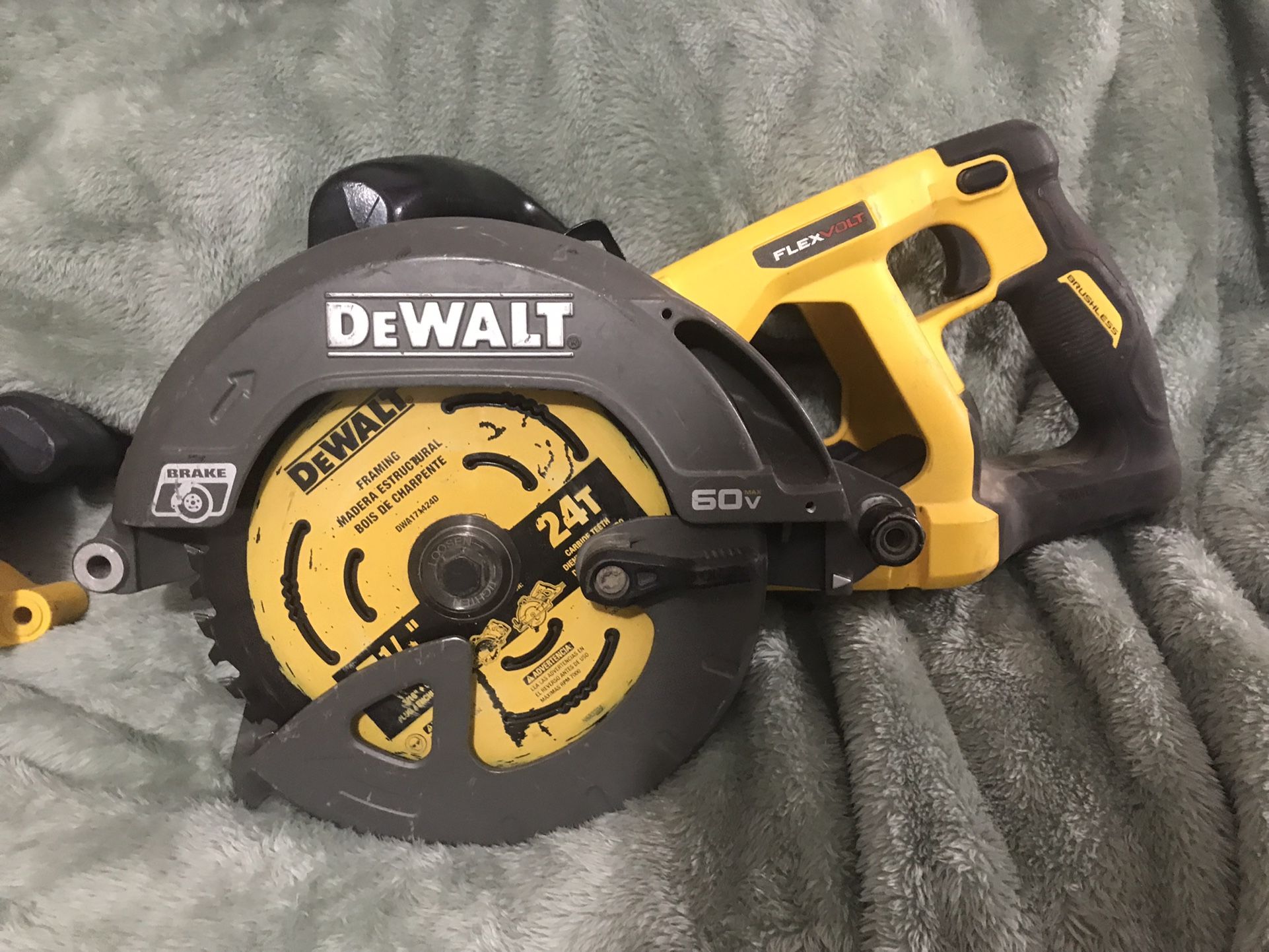 Dewalt Worm Drive Style Saw Flex Vlot