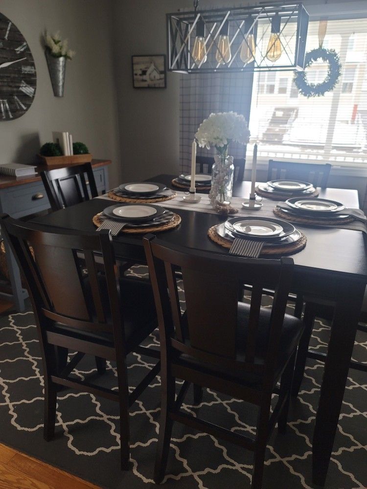 7pc Dinning Table And Chairs