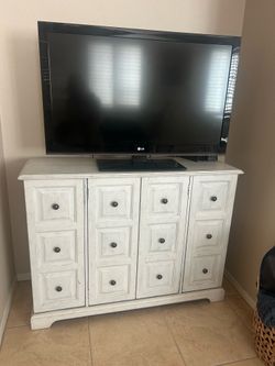 Solid wood cabinet