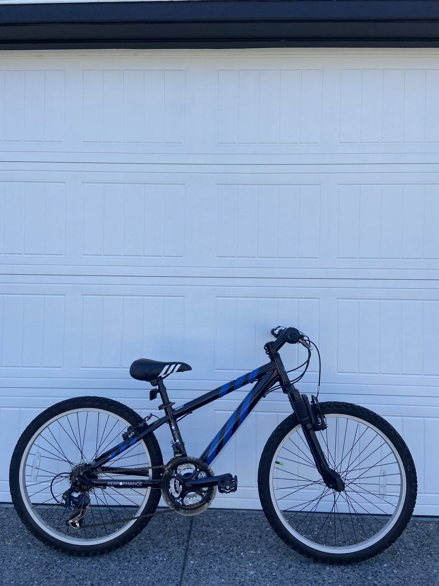 HoleShot Performance 24” Mountain Bike – Kids/Teens Bicycle