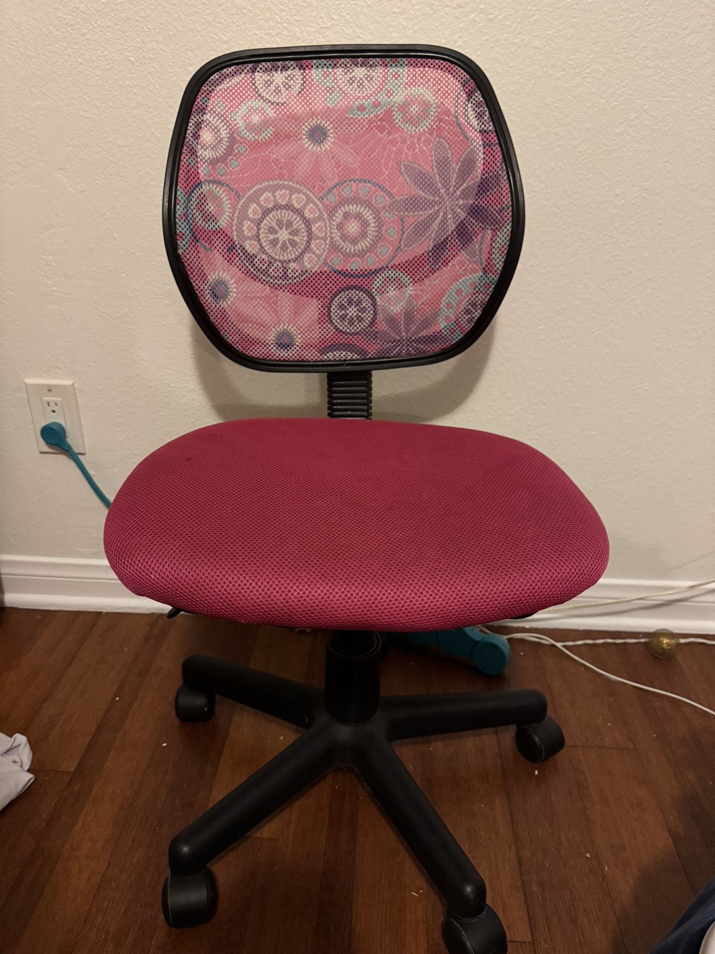 pink desk chair
